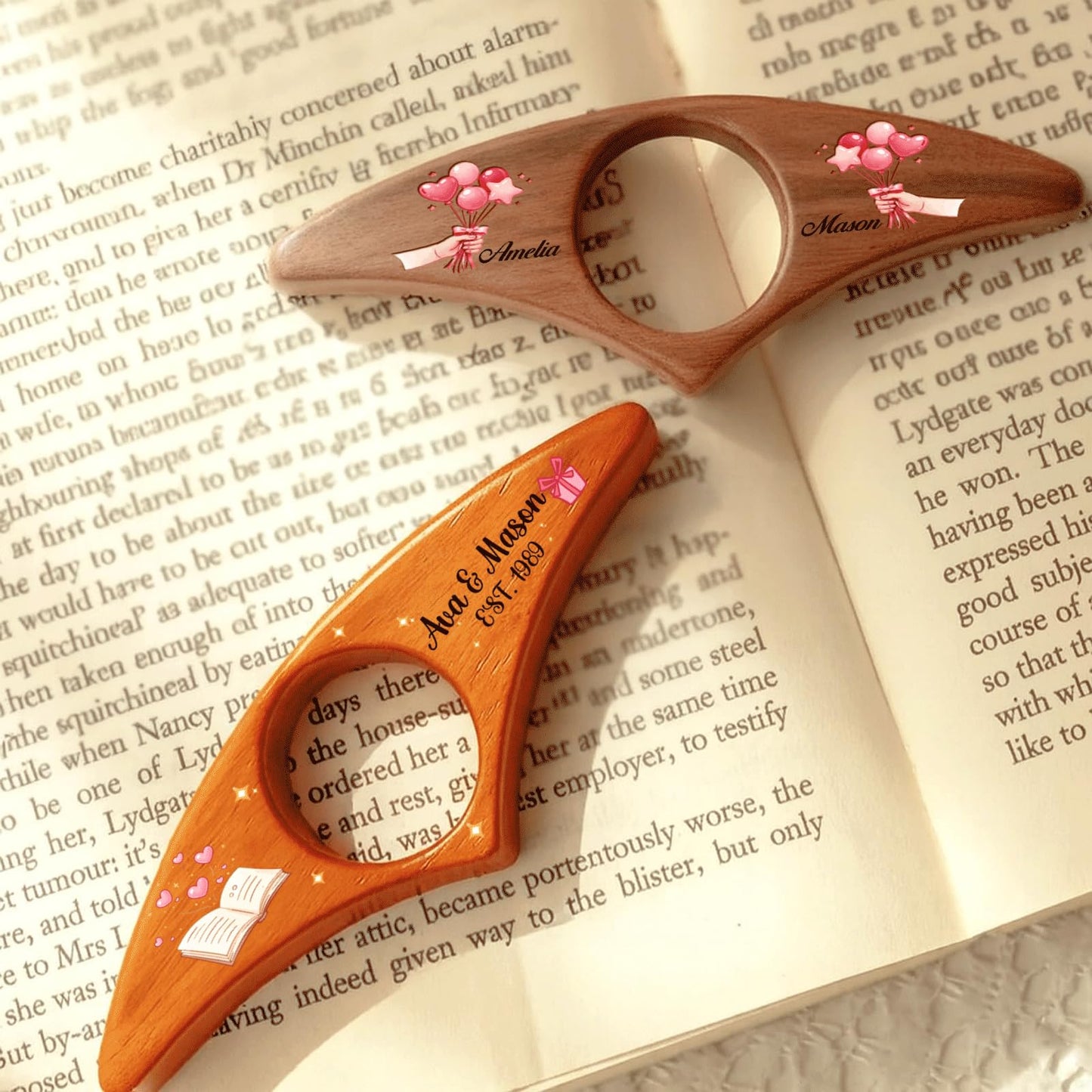 Personalized Valentines Book Page Holder, Custom Wooden Thumb Page Holder with Name, Book Accessories for Reading Lovers, Personalized Bookish Couple Gift for Her Girlfriend Wife Style 01
